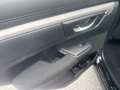 Used 2018 Honda CR-V LX image 10