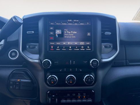 Used 2019 RAM 2500 Big Horn w/ Black Appearance Package AWD/4WD image 6