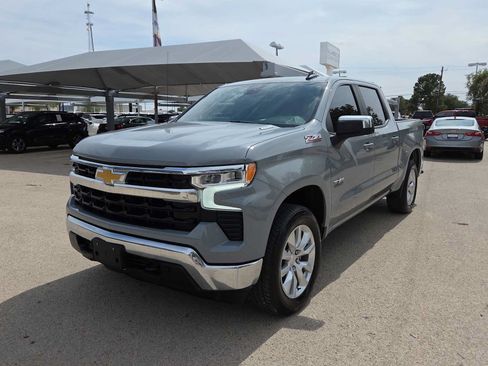 Used 2024 Chevrolet Silverado 1500 LT w/ Z71 Off-Road Package AWD/4WD image 4