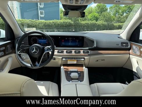 New 2026 Mercedes-Benz GLS 450 4MATIC image 14