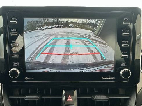 Used 2021 Toyota Corolla LE image 5