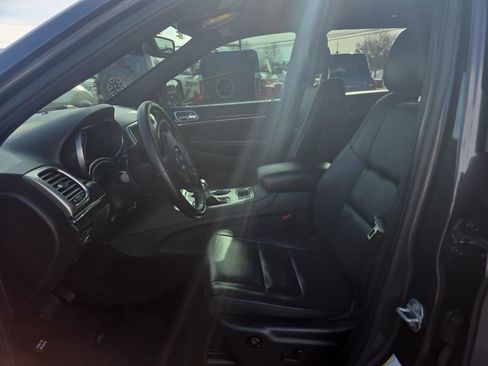 Used 2018 Jeep Grand Cherokee Limited image 23