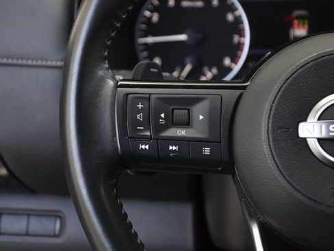 Used 2023 Nissan Pathfinder SV FWD image 8