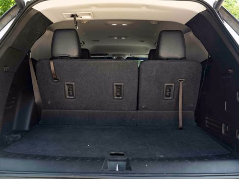 Used 2019 Chevrolet Traverse LT FWD image 41