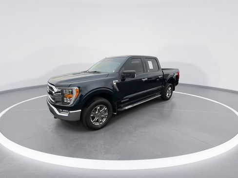 Used 2022 Ford F150 XLT w/ Equipment Group 302A High AWD/4WD image 4