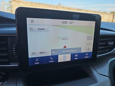 Used 2022 Ford Explorer XLT w/ Equipment Group 202A image 27