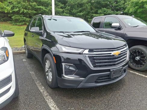 Certified 2023 Chevrolet Traverse LT FWD image 3