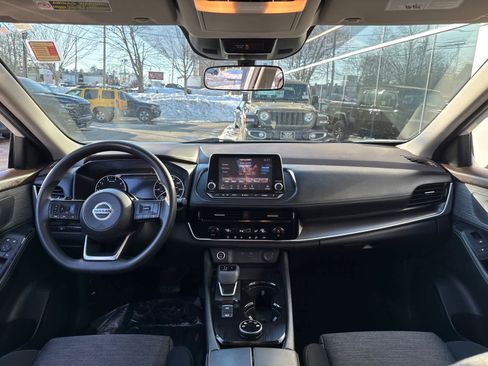 Used 2021 Nissan Rogue SV image 33