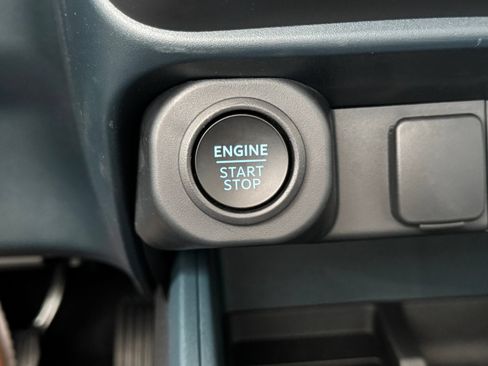Used 2025 Ford Maverick Lobo AWD/4WD image 49