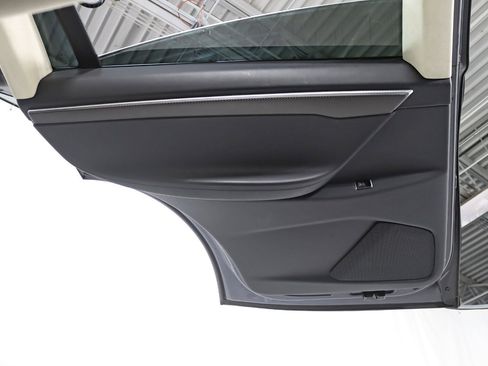 Used 2016 Tesla Model X Performance image 36