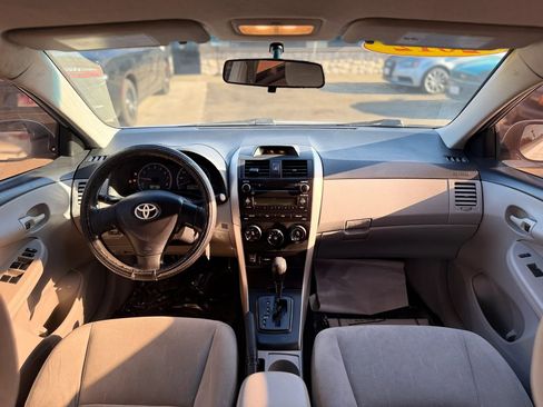 Used 2012 Toyota Corolla L FWD image 29