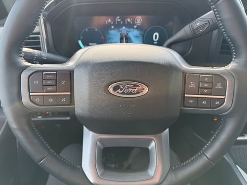 Used 2024 Ford F250 Lariat w/ Sport Appearance Package image 24