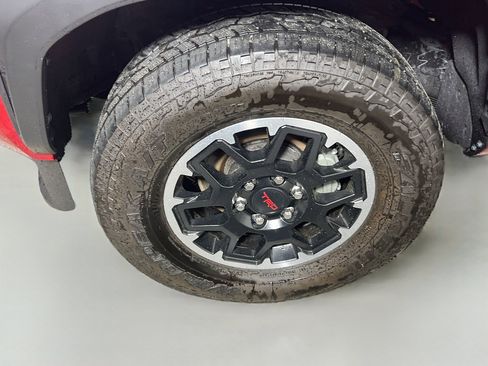 Used 2025 Toyota Tacoma TRD Off-Road AWD/4WD image 14