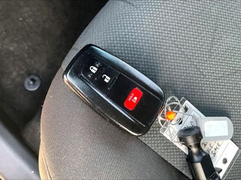 Used 2024 Toyota RAV4 XLE AWD/4WD image 14