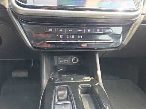 Used 2023 Chevrolet Bolt EUV LT FWD image 19