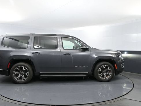 Used 2024 Jeep Wagoneer Series III AWD/4WD image 4