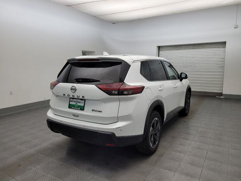 Used 2024 Nissan Rogue SV AWD/4WD image 9