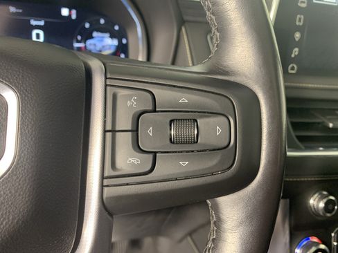 Used 2023 GMC Yukon XL SLT AWD/4WD image 18