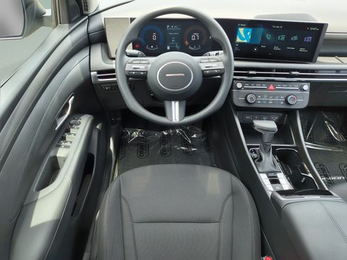 New 2026 Hyundai Tucson SE FWD image 11