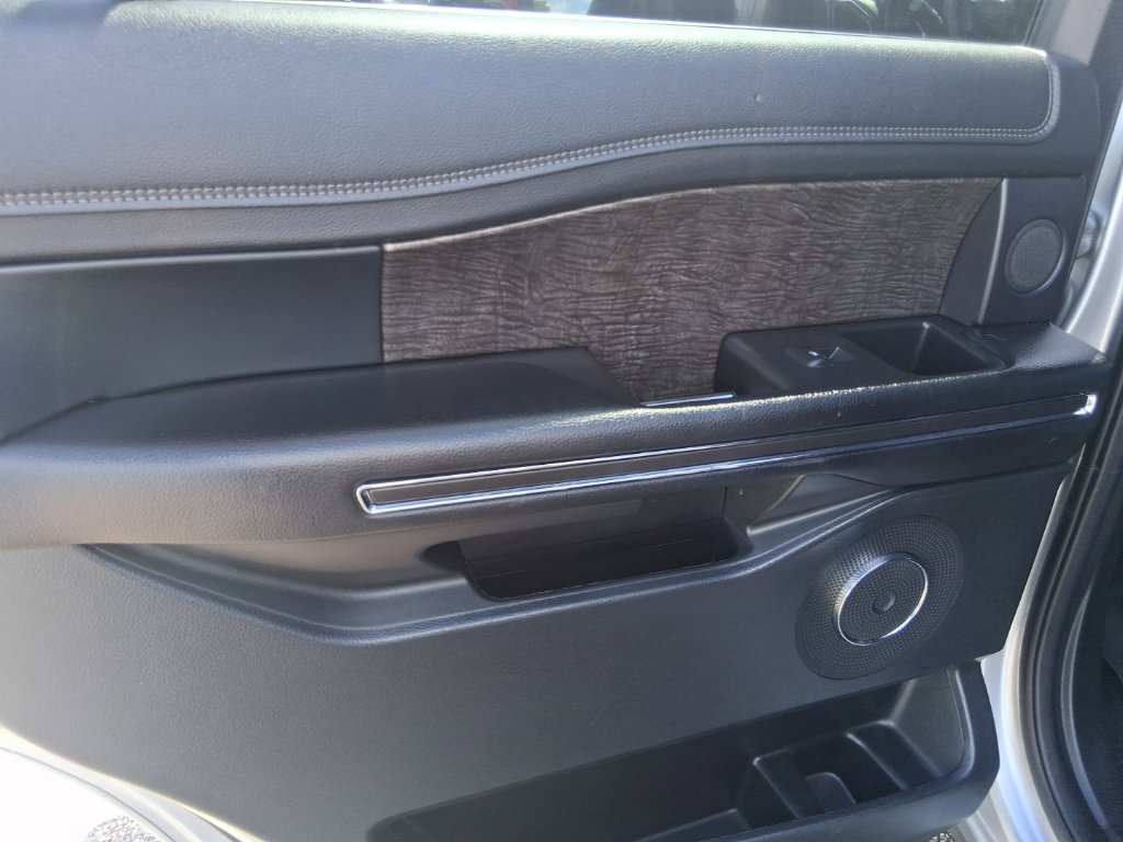 Used 2021 Ford Expedition Limited AWD/4WD image 15