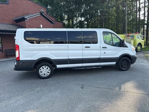 Used 2016 Ford Transit 350 XLT image 15