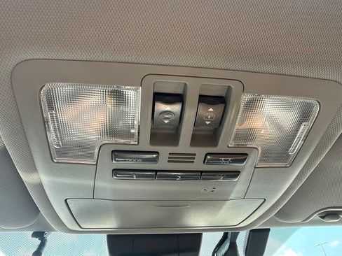 Used 2017 Toyota Highlander Limited AWD/4WD image 15