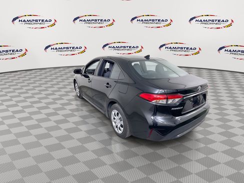 Used 2020 Toyota Corolla LE FWD image 6