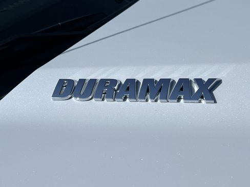 New 2026 Chevrolet Silverado 1500 High Country AWD/4WD image 9