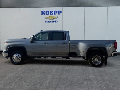 Used 2025 Chevrolet Silverado 3500 LT w/ Safety Package AWD/4WD image 2