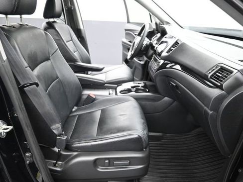 Used 2016 Honda Pilot Touring image 27