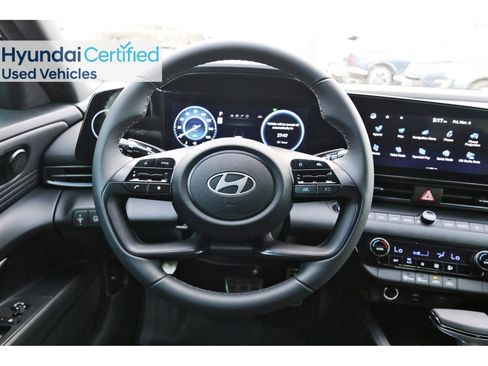Certified 2025 Hyundai Elantra SEL FWD image 16