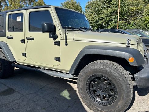 Used 2016 Jeep Wrangler Unlimited Sport w/ Quick Order Package 24S AWD/4WD image 4