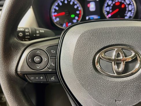 Used 2021 Toyota RAV4 XLE FWD image 18