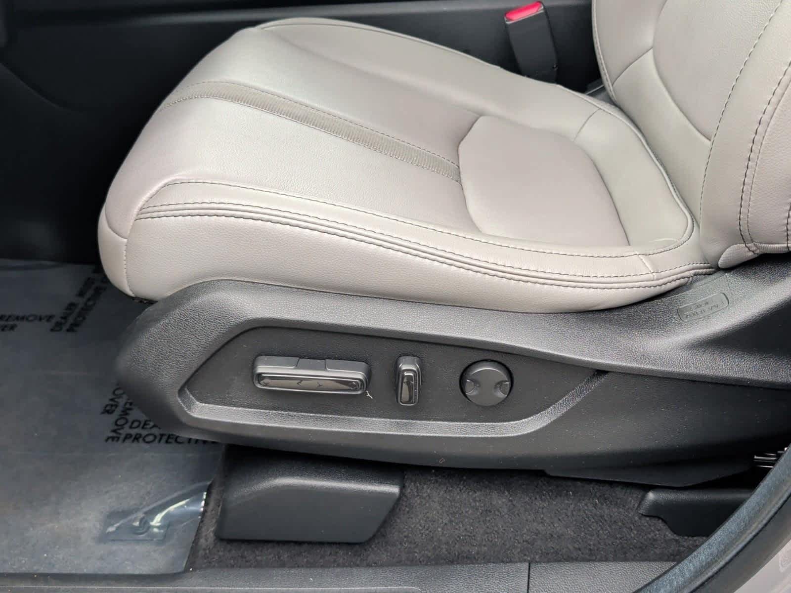 Used 2025 Honda Pilot Touring image 14