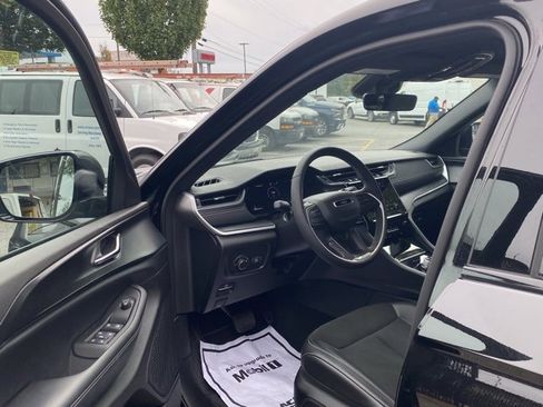 Used 2025 Jeep Grand Cherokee L Altitude image 13