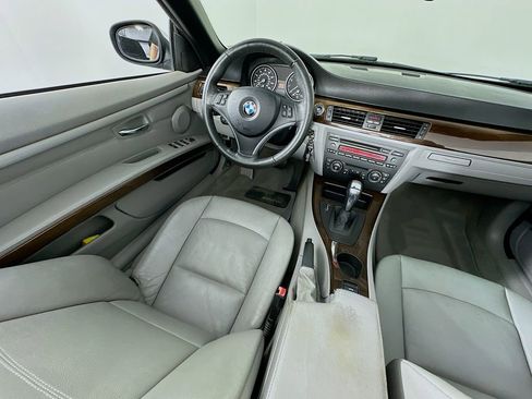 Used 2010 BMW 335i Convertible RWD image 9