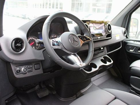 Used 2026 Mercedes-Benz Sprinter 2500 image 14