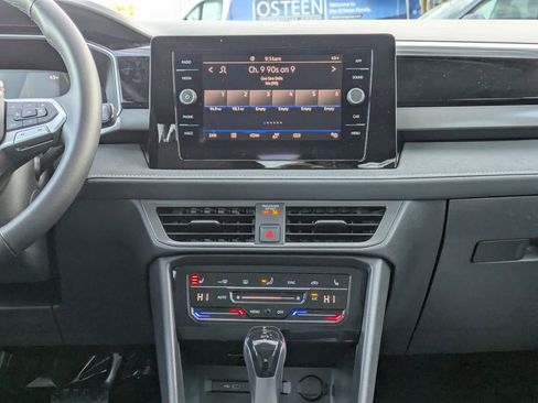 New 2026 Volkswagen Taos SE image 20