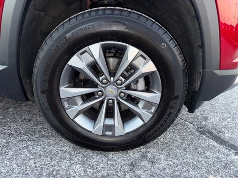 Used 2025 Chevrolet Equinox LT w/ Safety and Technology Package image 9