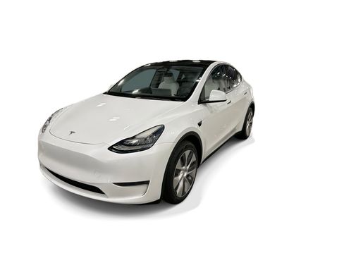 Certified 2023 Tesla Model Y AWD image 1