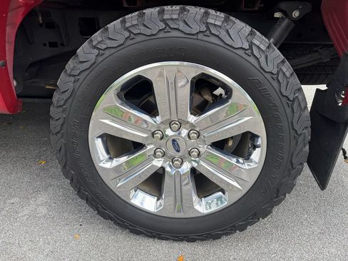Used 2020 Ford F150 Lariat w/ Equipment Group 502A Luxury AWD/4WD image 12