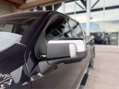 Used 2024 Chevrolet Silverado 1500 High Country w/ Technology Package image 9