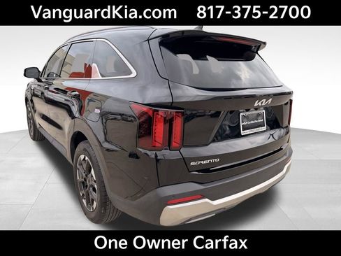 Certified 2025 Kia Sorento S w/ Panoramic Sunroof Package image 2