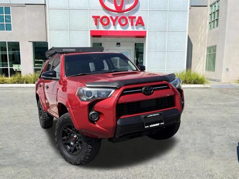 Used 2021 Toyota 4Runner Venture w/ Moonroof Package AWD/4WD image 2