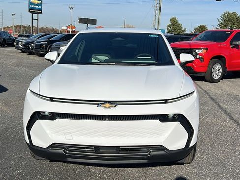 New 2026 Chevrolet Equinox EV LT image 2