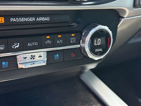 Certified 2022 Ford F350 Lariat w/ Tremor Off-Road Package AWD/4WD image 35