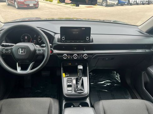 Used 2025 Honda CR-V LX image 11
