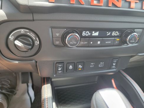 Used 2025 Nissan Frontier PRO-4X w/ Pro Convenience Package image 29