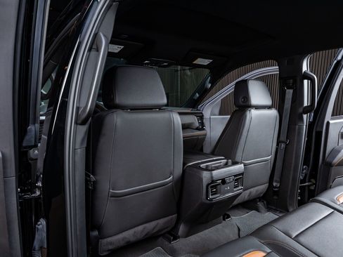 Used 2024 GMC Sierra 1500 AT4 w/ AT4 Preferred Package image 33