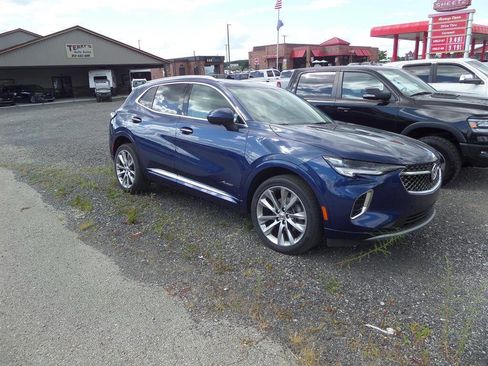 Used 2022 Buick Envision Avenir w/ Technology Package II image 3